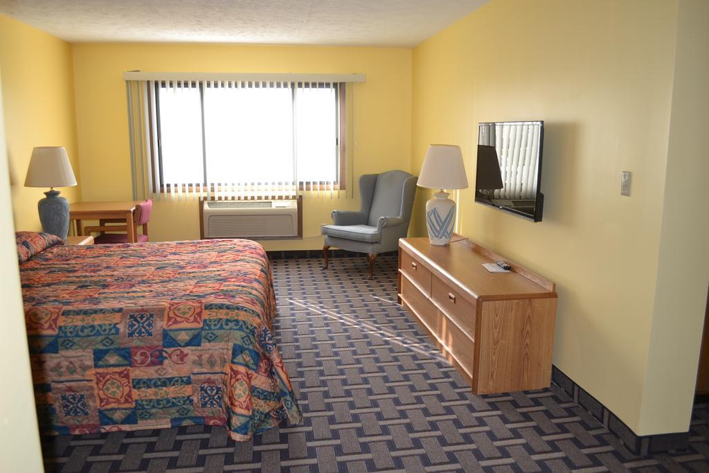 Sky Lodge Inn & Suites - Delavan Exterior foto